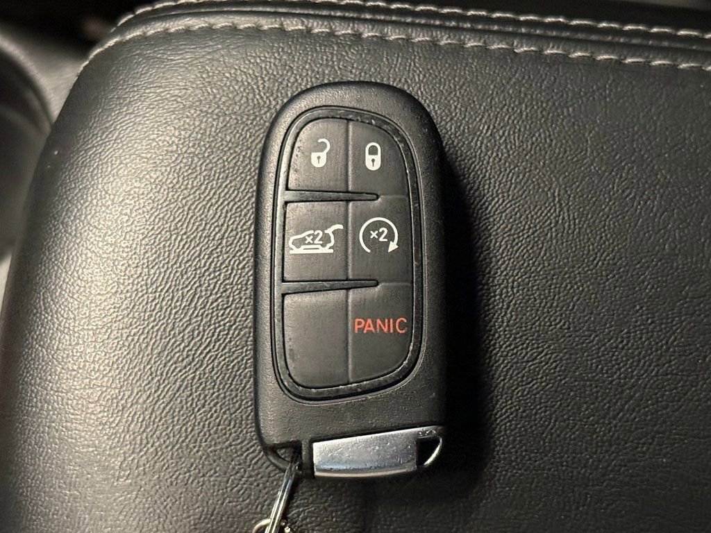Used 2023 Jeep Cherokee Altitude Lux AWD/4WD image 19