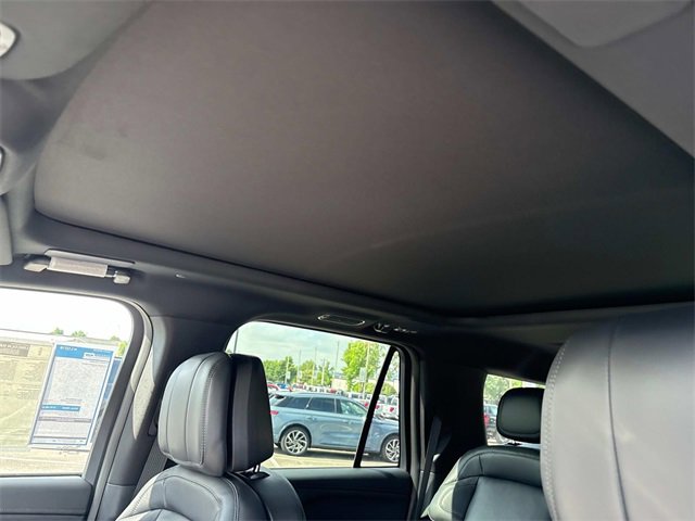 New 2025 Lincoln Navigator Reserve w/ Jet Appearance Package image 24
