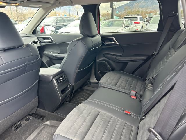 Used 2025 Mitsubishi Outlander SE AWD/4WD image 33