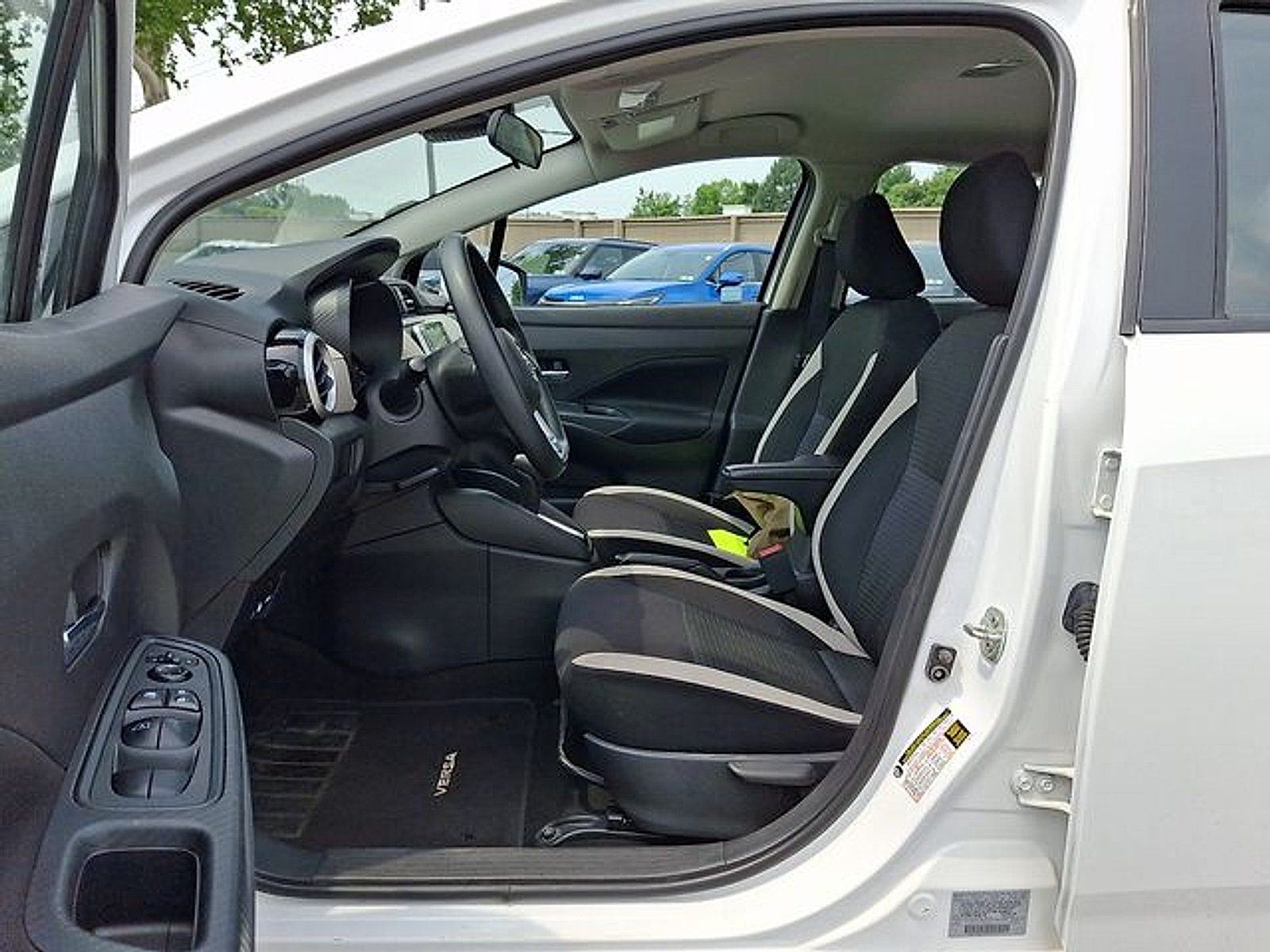 Used 2022 Nissan Versa SV w/ Trunk Package FWD image 15
