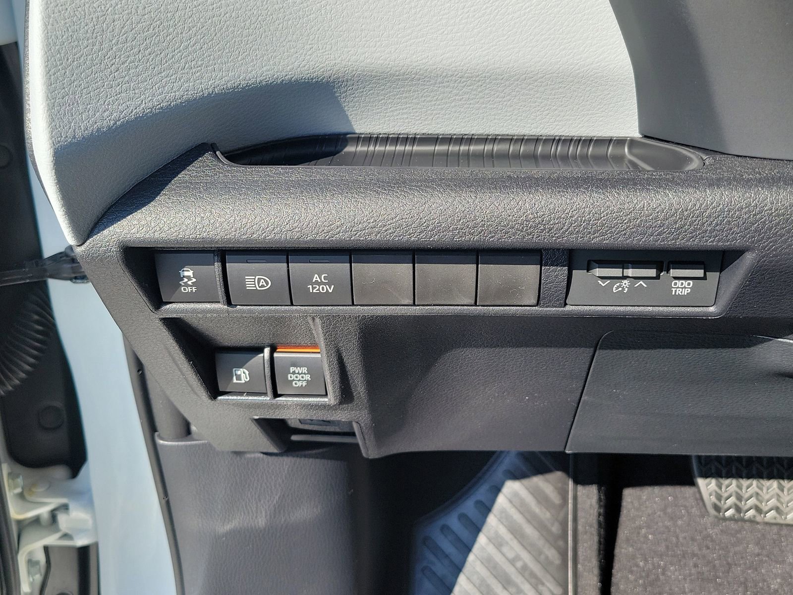 New 2026 Toyota Sienna XLE FWD image 20