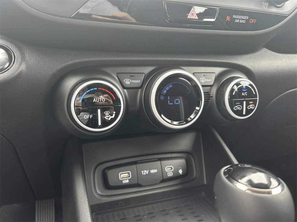 New 2025 Hyundai Venue Limited image 24