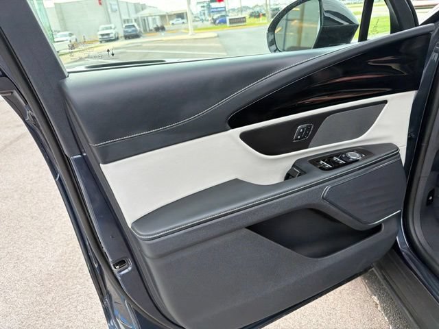 Certified 2024 Lincoln Nautilus Premier AWD/4WD image 11
