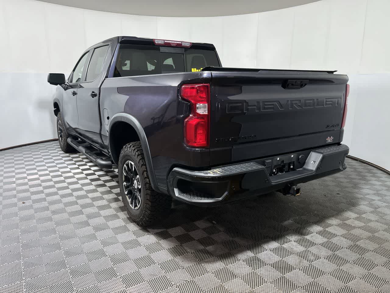 Used 2024 Chevrolet Silverado 1500 ZR2 w/ Technology Package AWD/4WD image 6