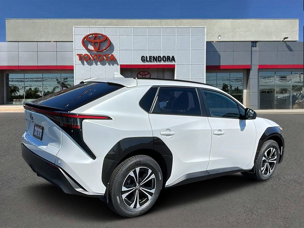 Certified 2022 Toyota Venza LE AWD/4WD image 3