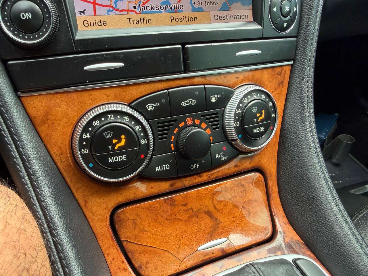 Used 2011 Mercedes-Benz SL 550 image 38