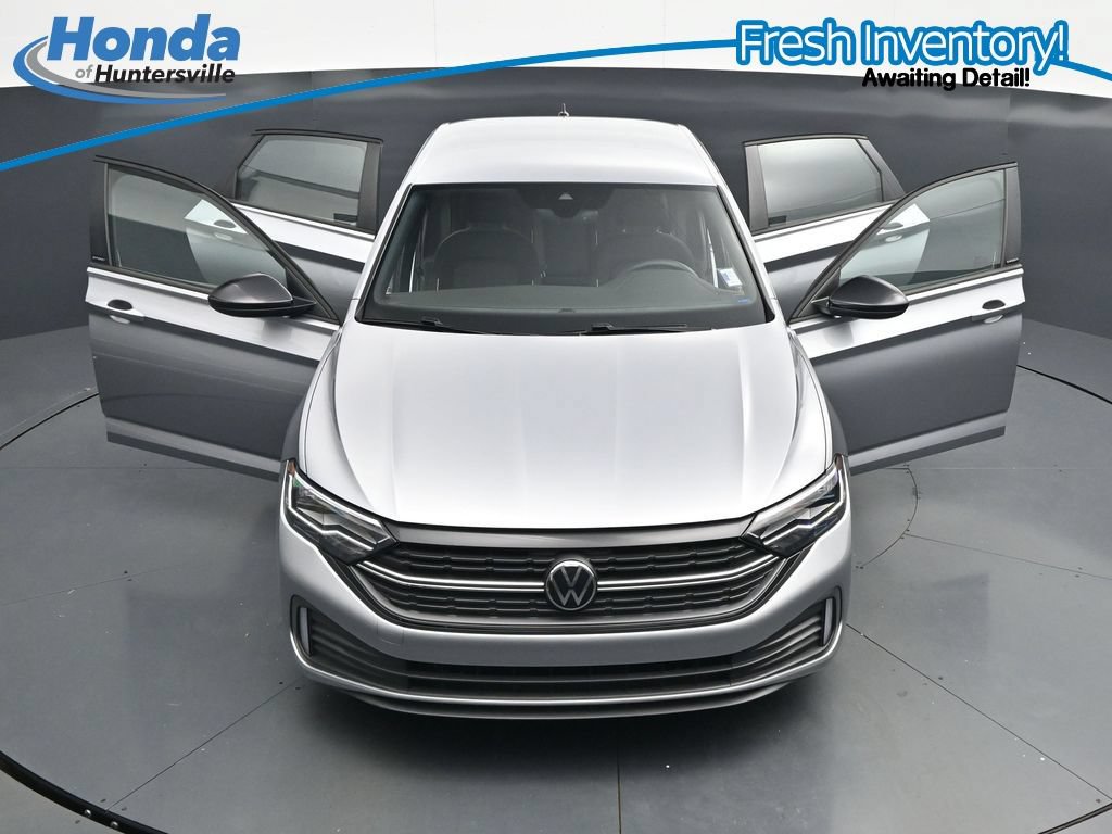 Used 2024 Volkswagen Jetta Sport FWD image 35