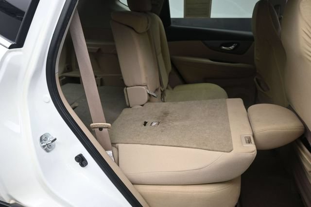 Used 2015 Nissan Rogue SV w/ SV Premium Package FWD image 46