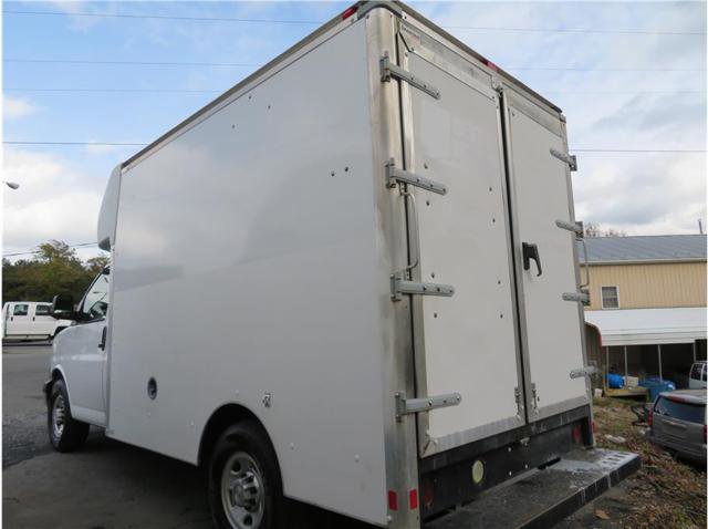 Used 2015 Chevrolet Express 3500 image 2