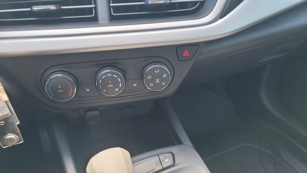 New 2026 Chevrolet Trax LS w/ LS Convenience Package FWD image 21