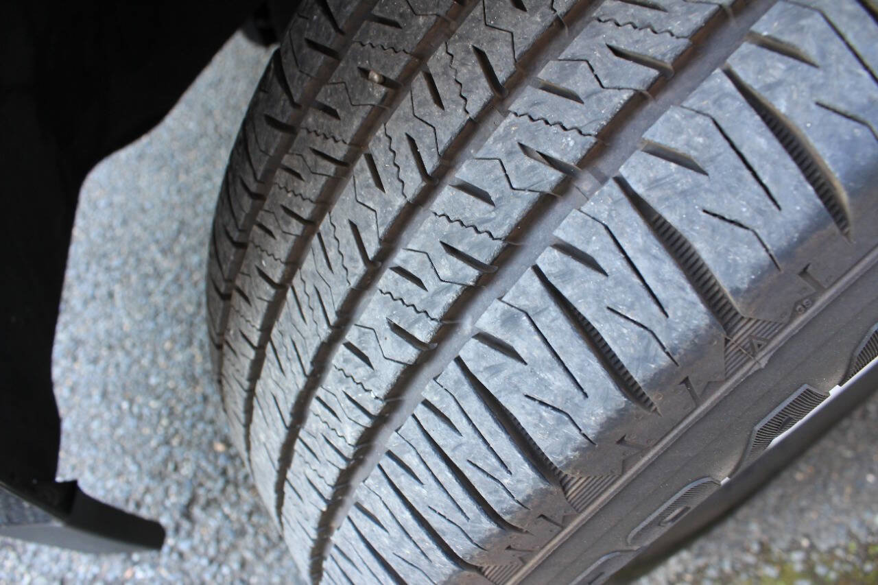 Used 2015 Chevrolet Tahoe LT image 4