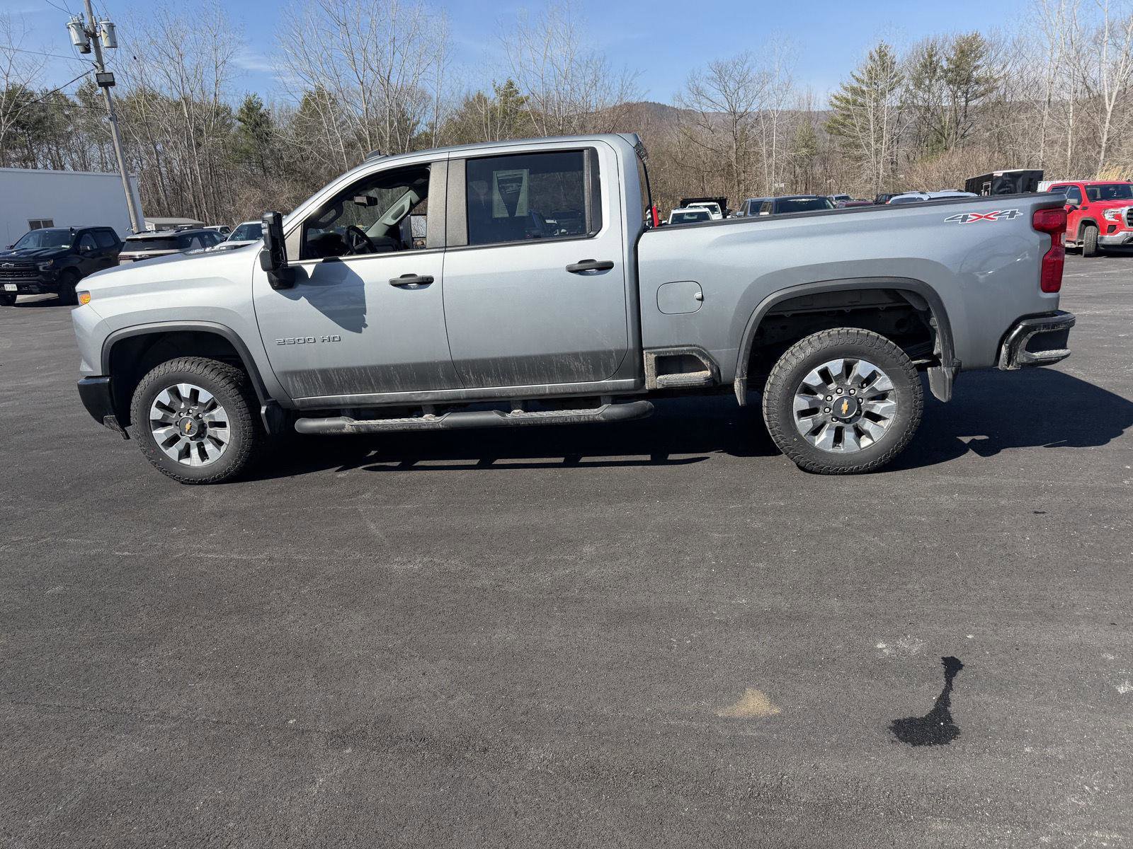 Used 2025 Chevrolet Silverado 2500 Custom w/ Snow Plow Prep/Camper Package image 4