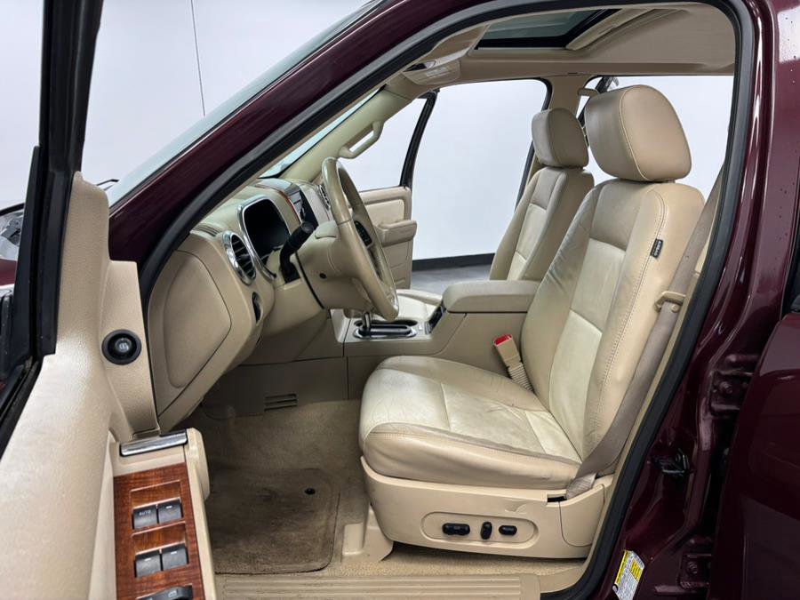 Used 2008 Ford Explorer Eddie Bauer image 31