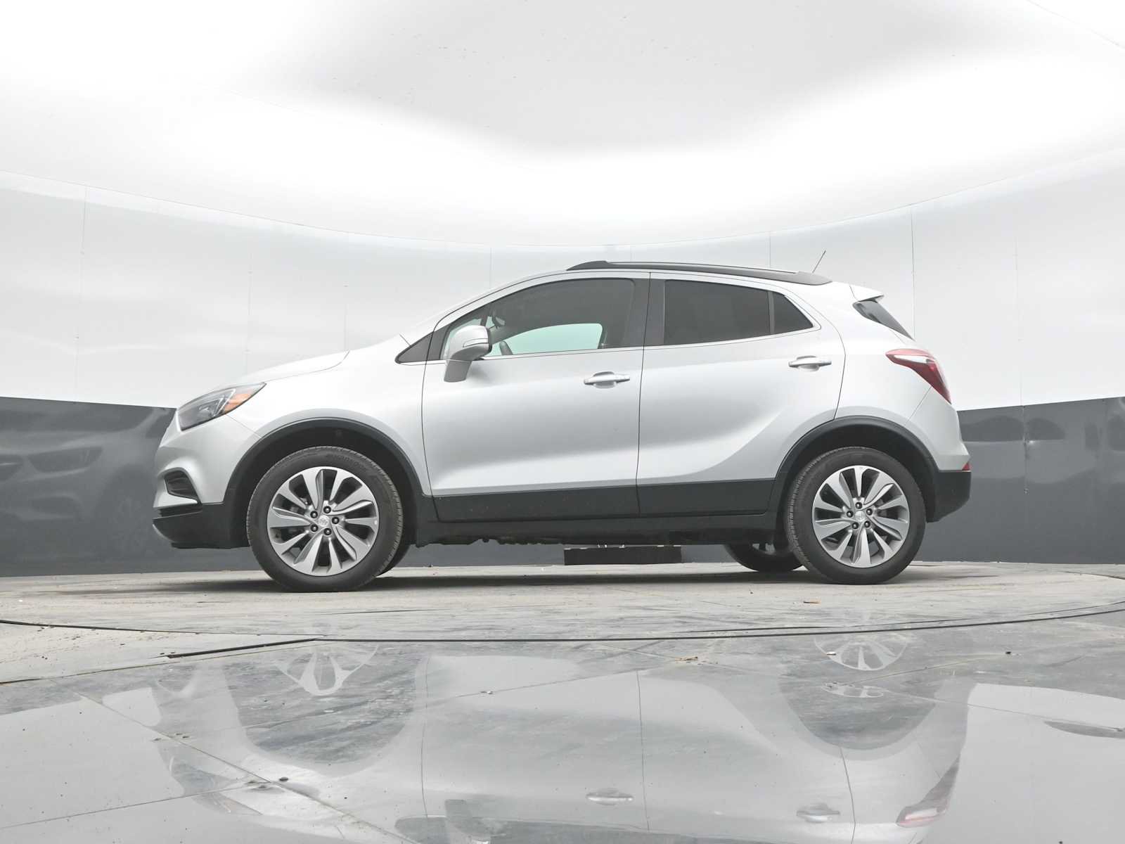 Used 2018 Buick Encore Preferred AWD/4WD image 25
