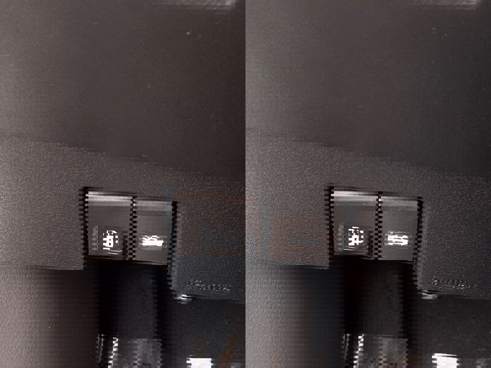 Used 2020 Nissan Versa SR w/ Convenience Package image 33