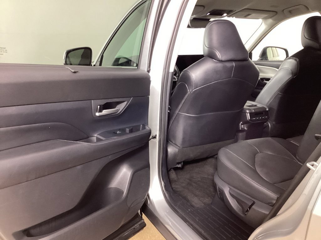 Used 2024 Toyota Grand Highlander AWD image 29