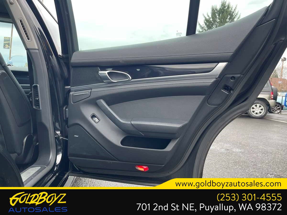 Used 2016 Porsche Panamera 4 AWD/4WD image 33