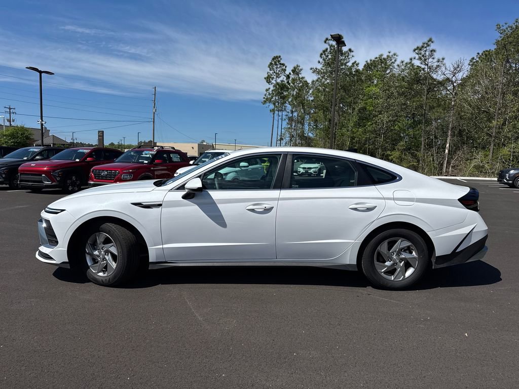 Certified 2025 Hyundai Sonata SE image 2