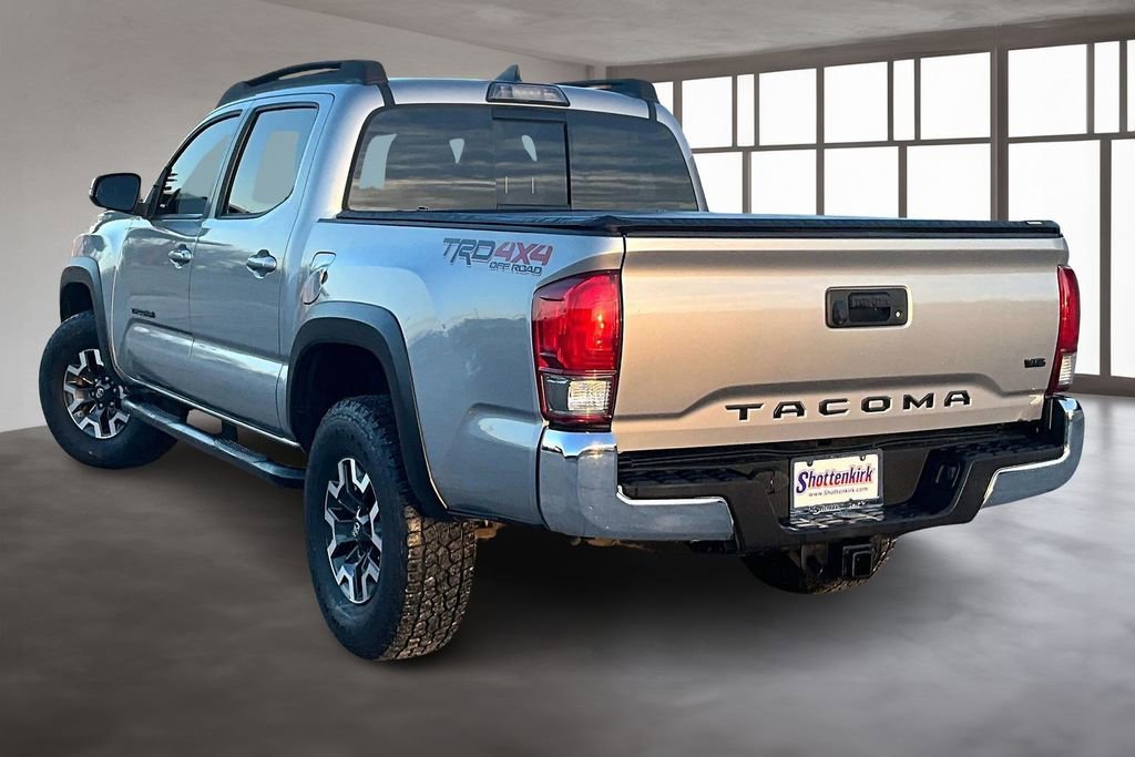Used 2017 Toyota Tacoma TRD Off-Road w/ Tow Package (A/T) image 4