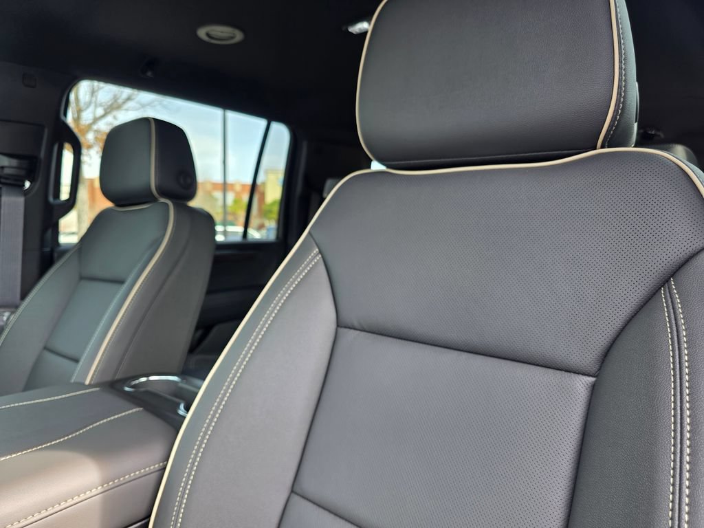New 2026 Chevrolet Suburban Premier RWD image 11
