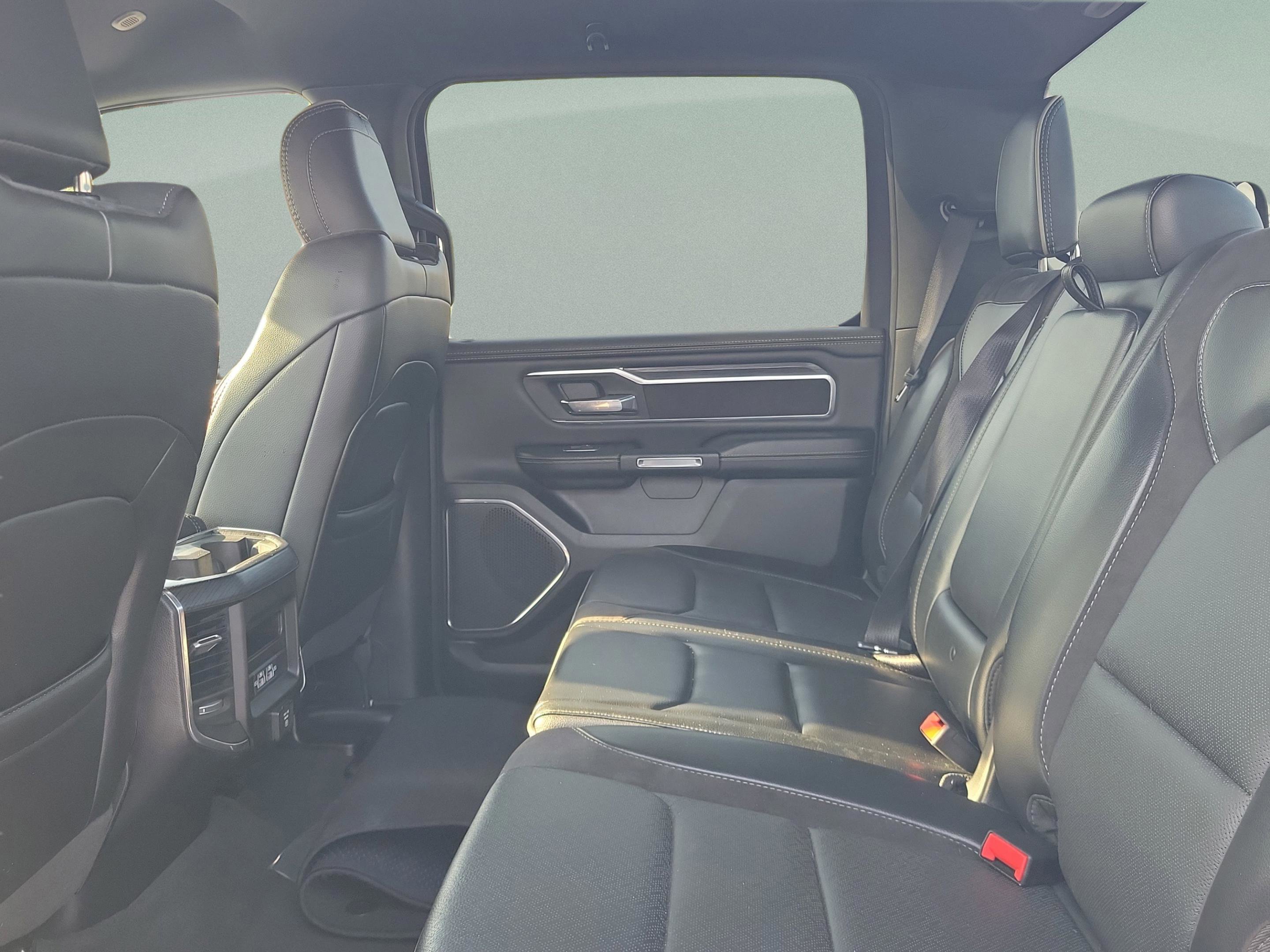 Used 2024 RAM 1500 Laramie image 12