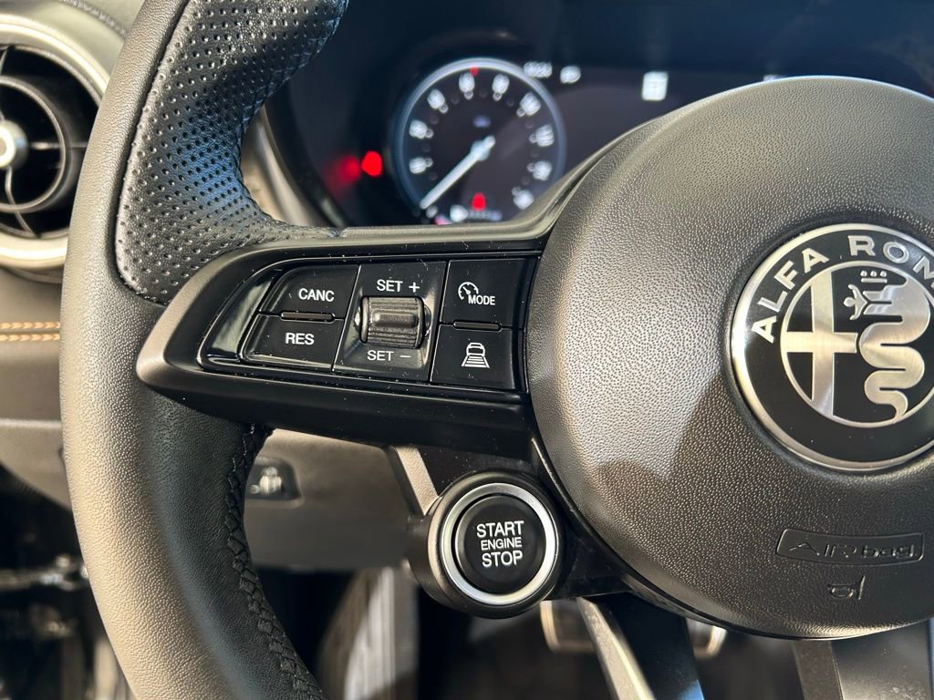 New 2025 Alfa Romeo Tonale AWD/4WD image 38