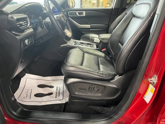 Used 2020 Ford Explorer XLT w/ Equipment Group 202A AWD/4WD image 4