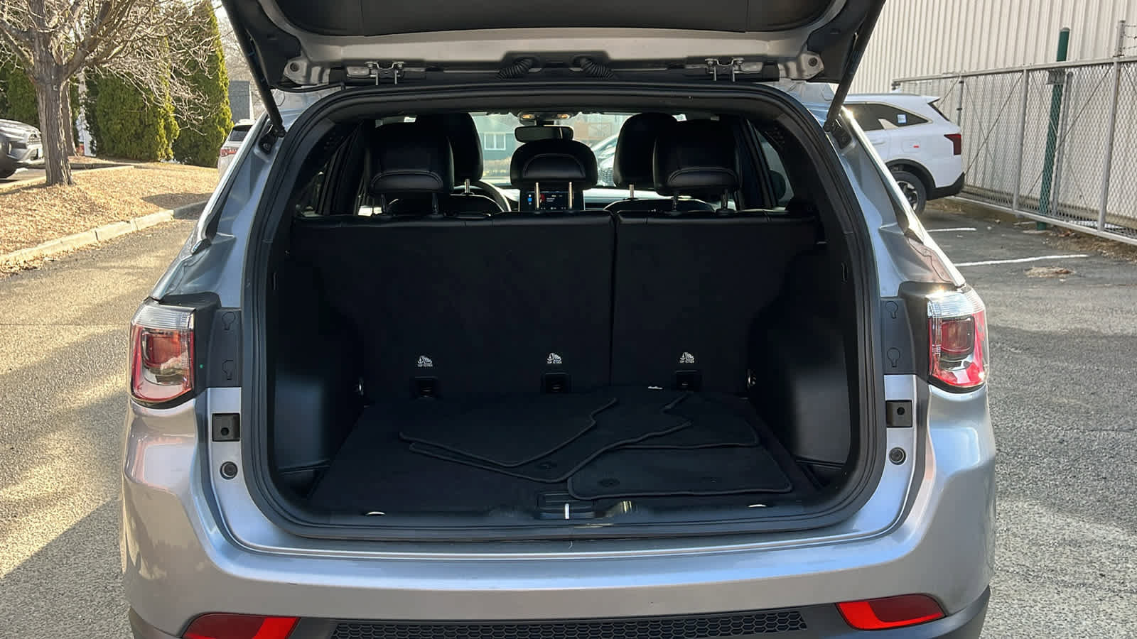 Used 2024 Jeep Compass Latitude image 31