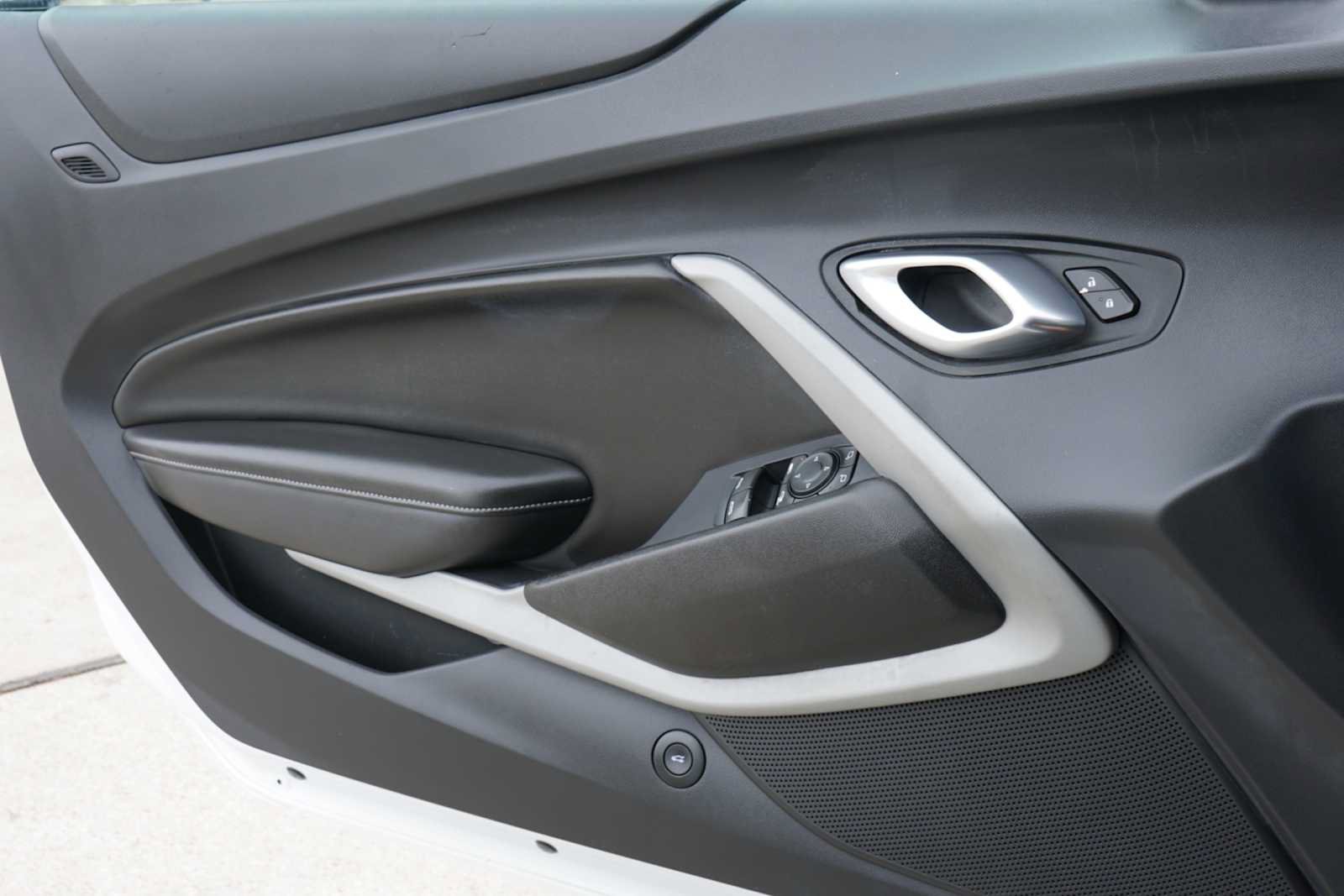 Used 2023 Chevrolet Camaro LT RWD image 16