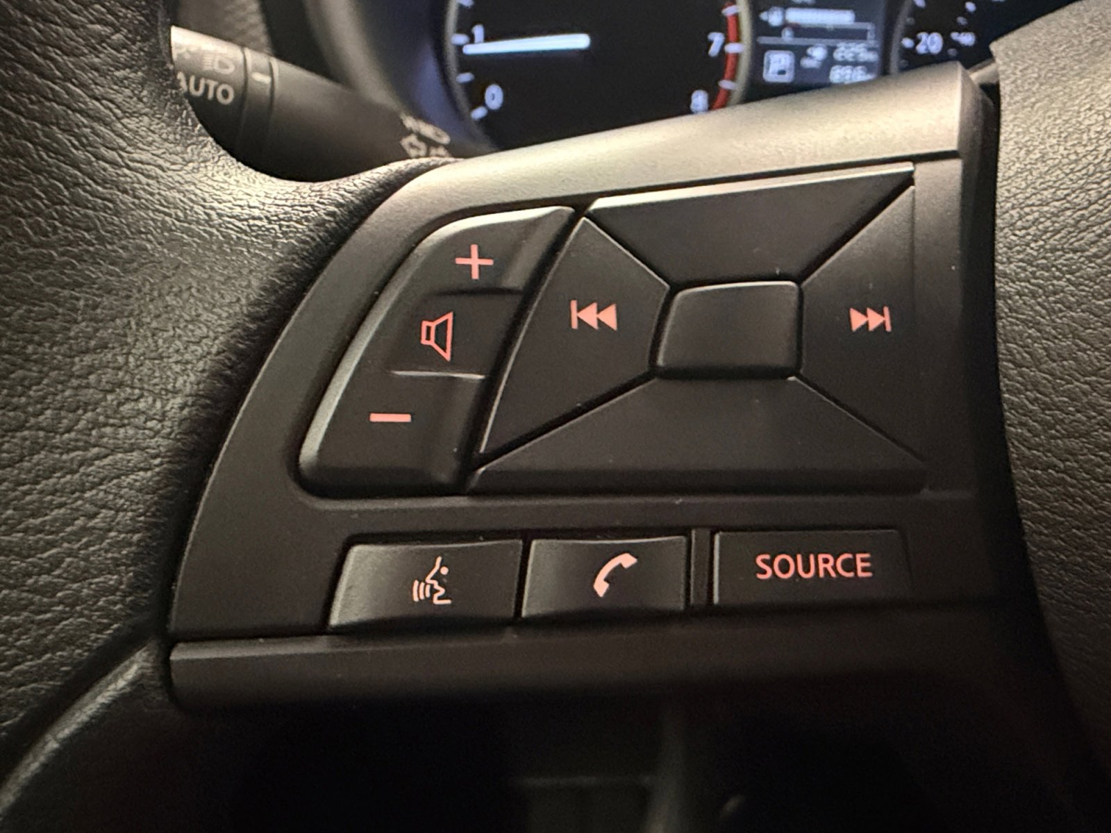 Used 2025 Nissan Kicks Play S image 18