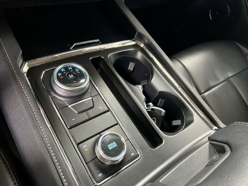 Used 2024 Ford Expedition XLT image 18