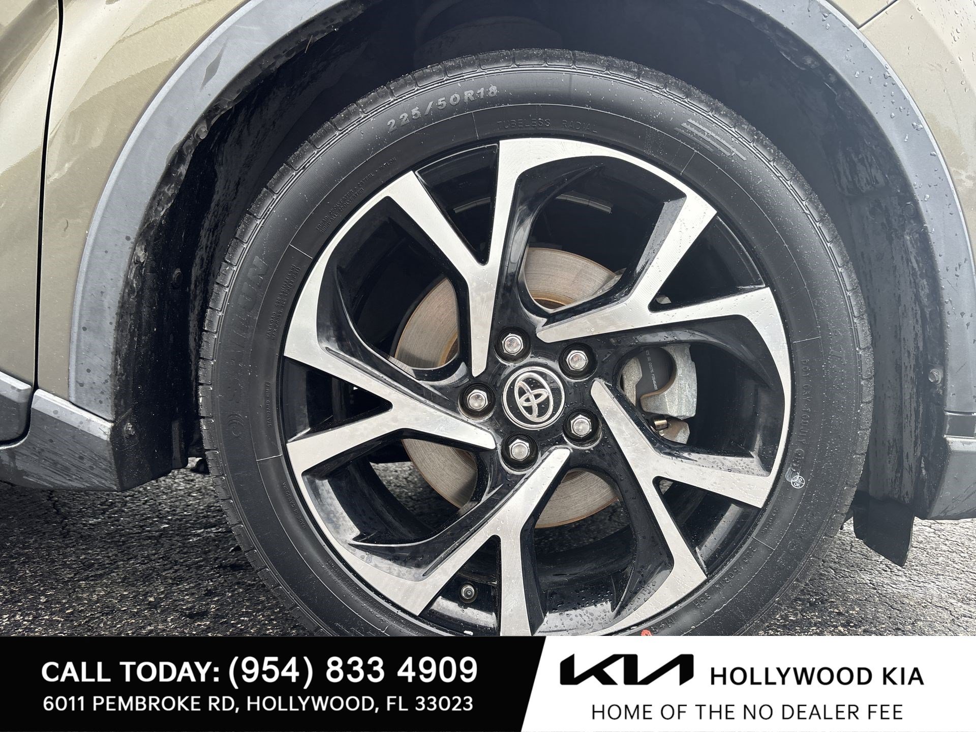 Used 2021 Toyota C-HR XLE FWD image 18