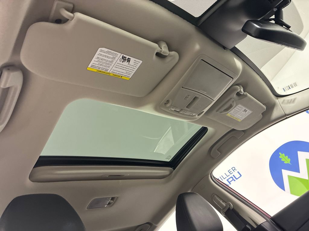 Used 2022 Nissan Rogue Sport SL w/ Premium Package image 31