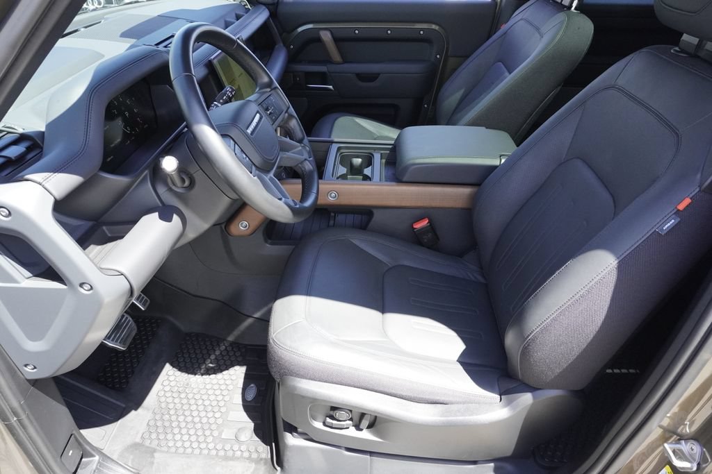 Used 2023 Land Rover Defender 90 X AWD/4WD image 19