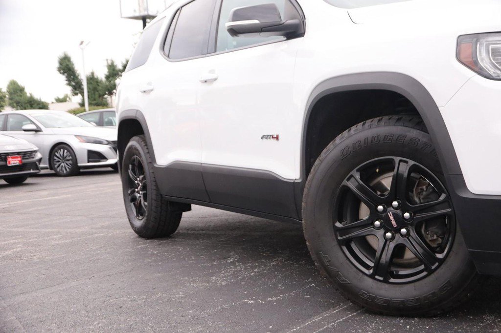Used 2022 GMC Acadia AT4 w/ Technology Package AWD/4WD image 3