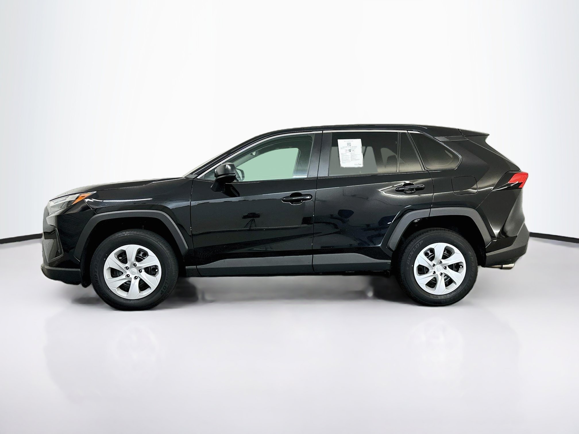 Used 2025 Toyota RAV4 LE AWD/4WD image 4