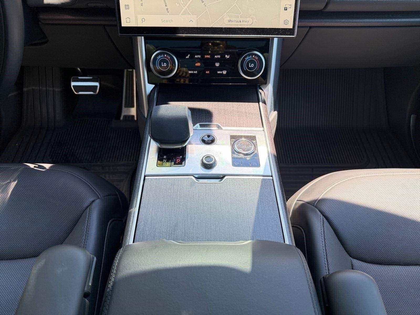 Certified 2023 Land Rover Range Rover SE AWD/4WD image 15