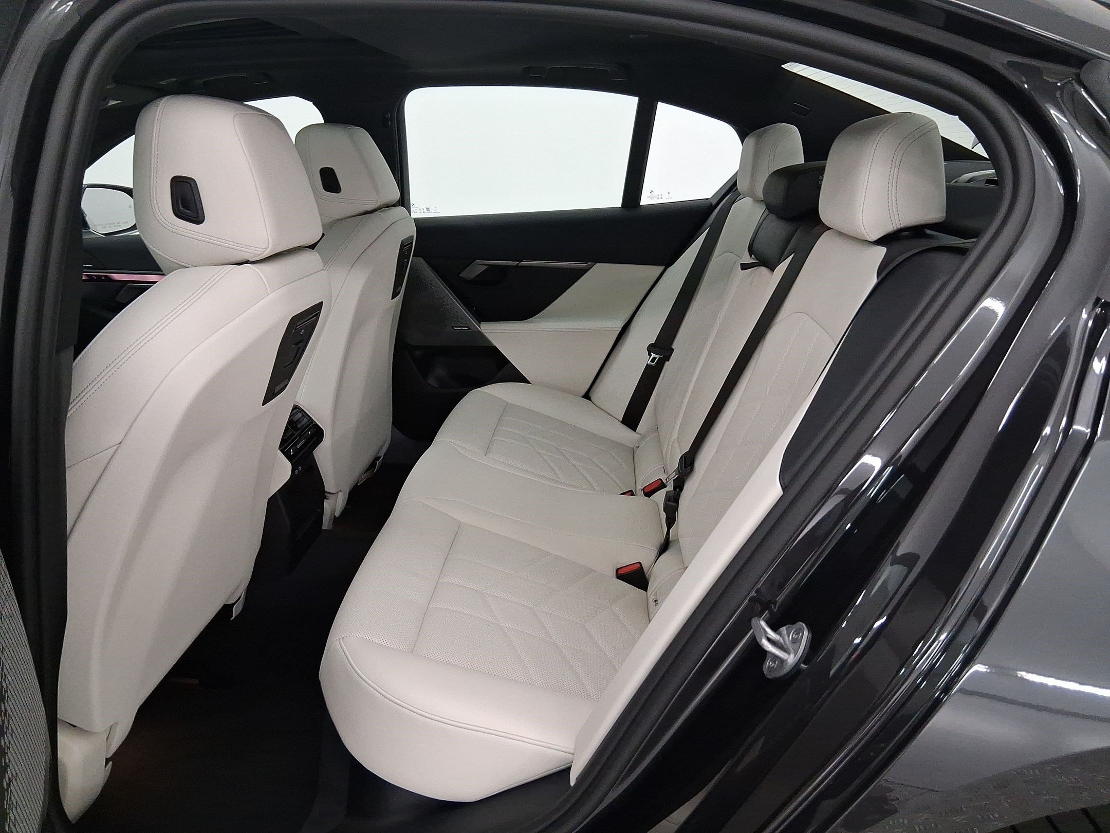 New 2026 BMW i5 eDrive40 RWD image 23
