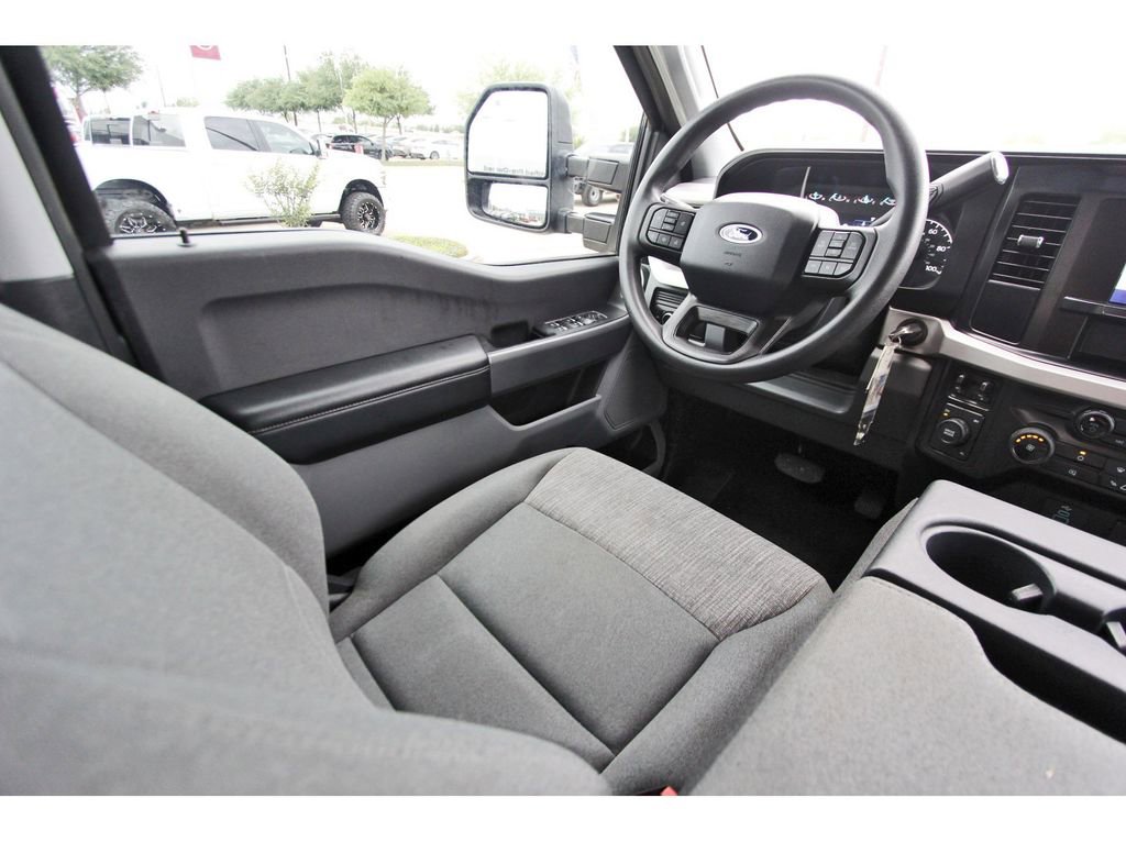 Used 2024 Ford F250 XLT image 6