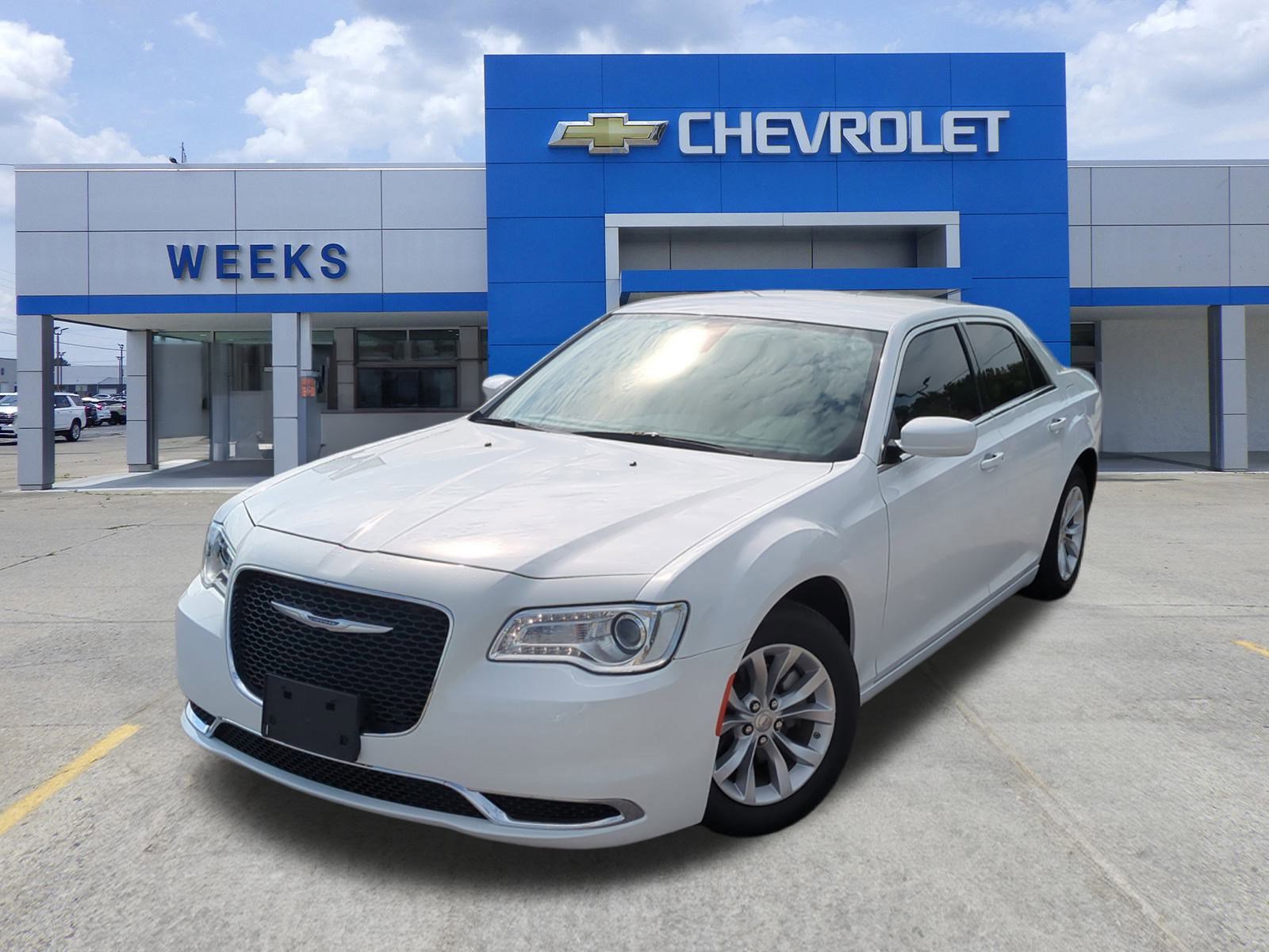 Used 2023 Chrysler 300 Touring image 1