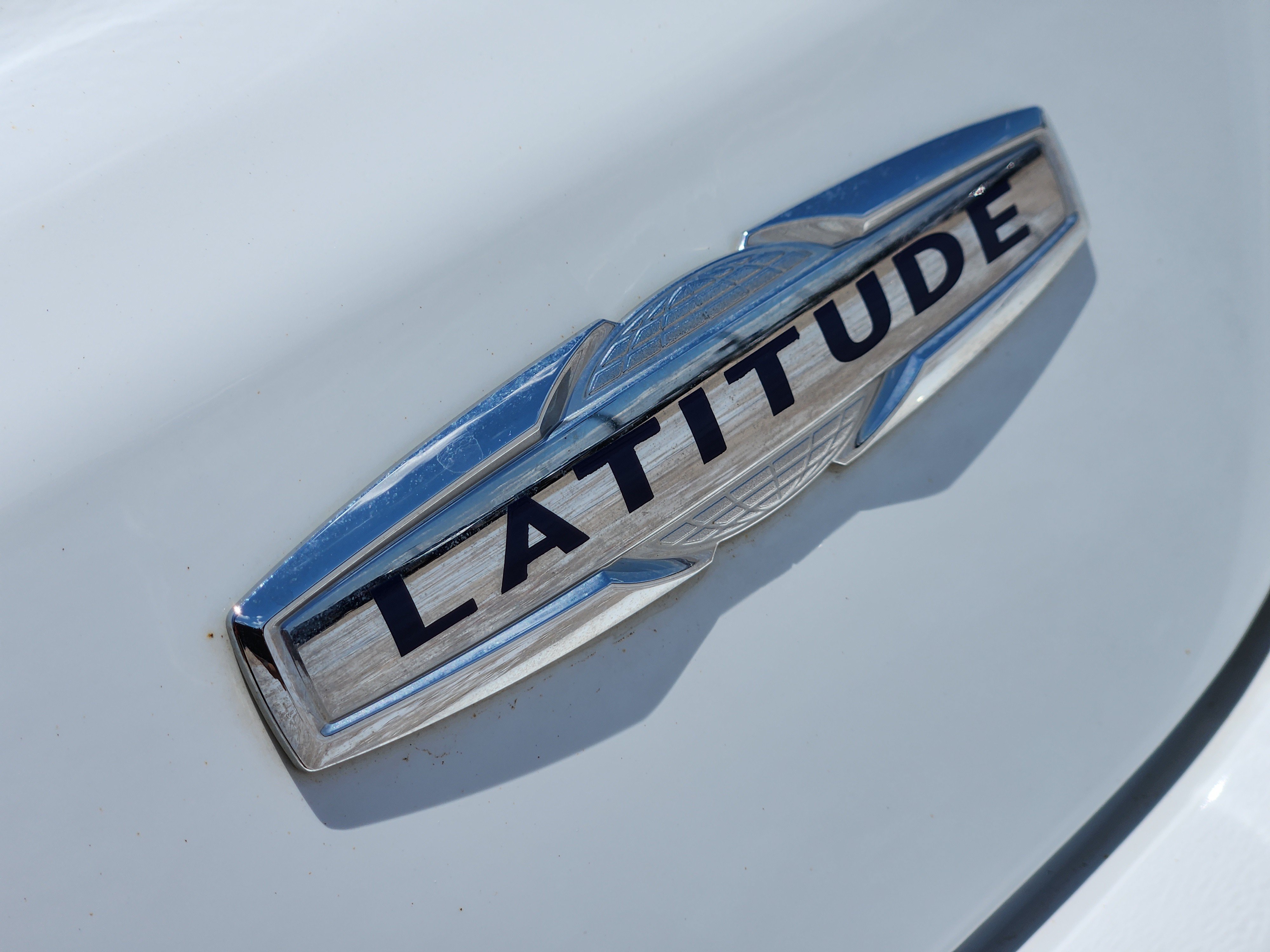 Used 2025 Jeep Compass Latitude AWD/4WD image 13