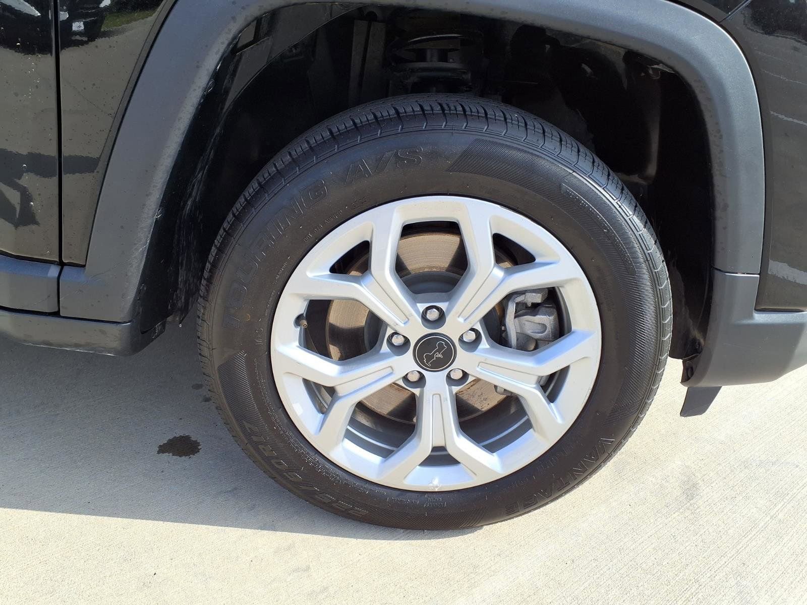 Used 2025 Jeep Compass Latitude image 10