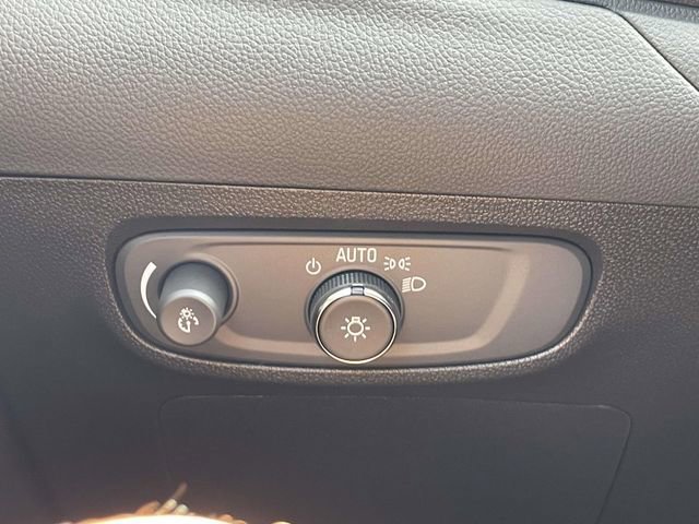 Certified 2025 Buick Encore GX Preferred w/ Comfort Package FWD image 21