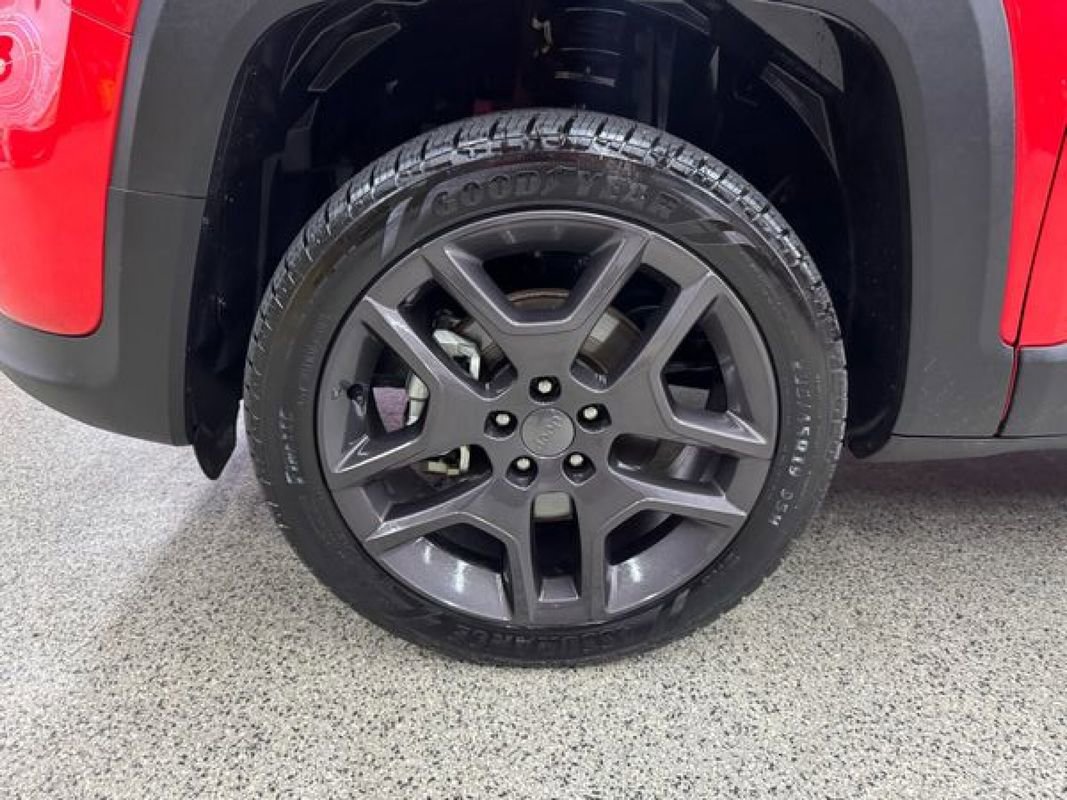 Used 2022 Jeep Renegade Latitude w/ Convenience Group AWD/4WD image 33