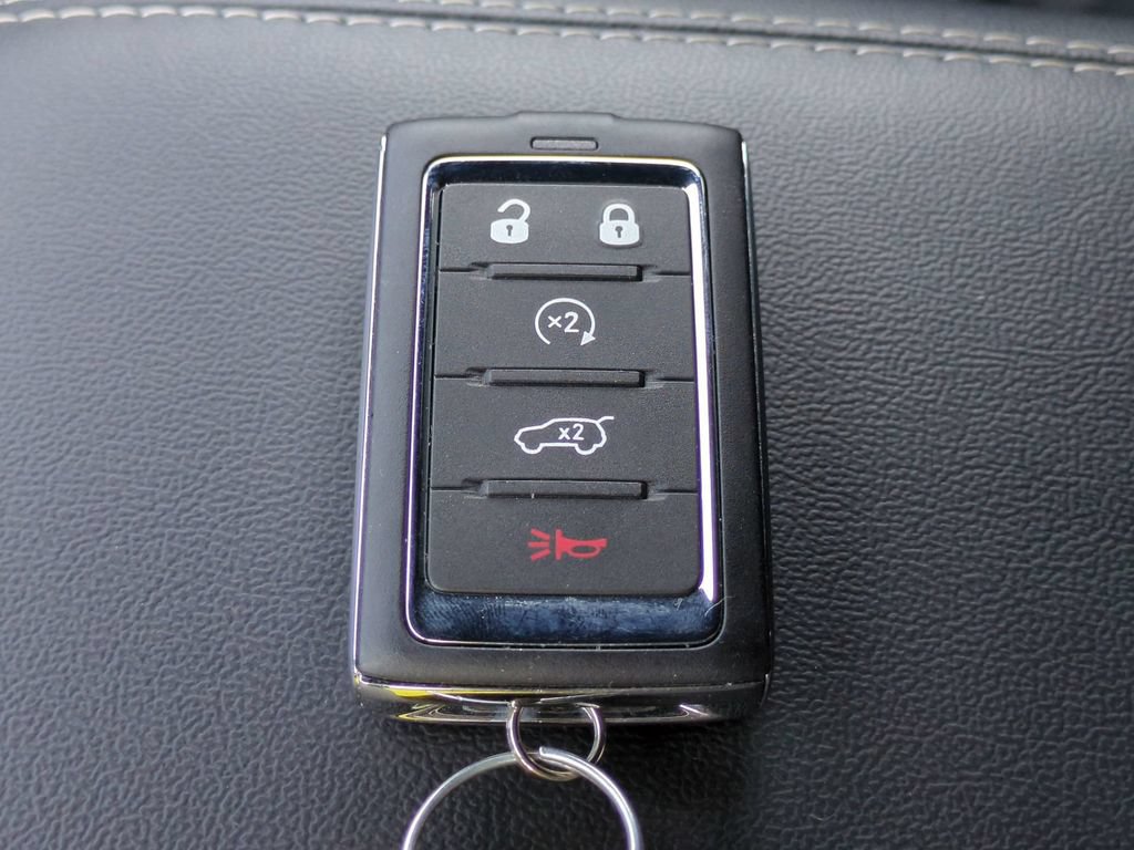 Used 2025 Jeep Grand Cherokee L Altitude AWD/4WD image 32