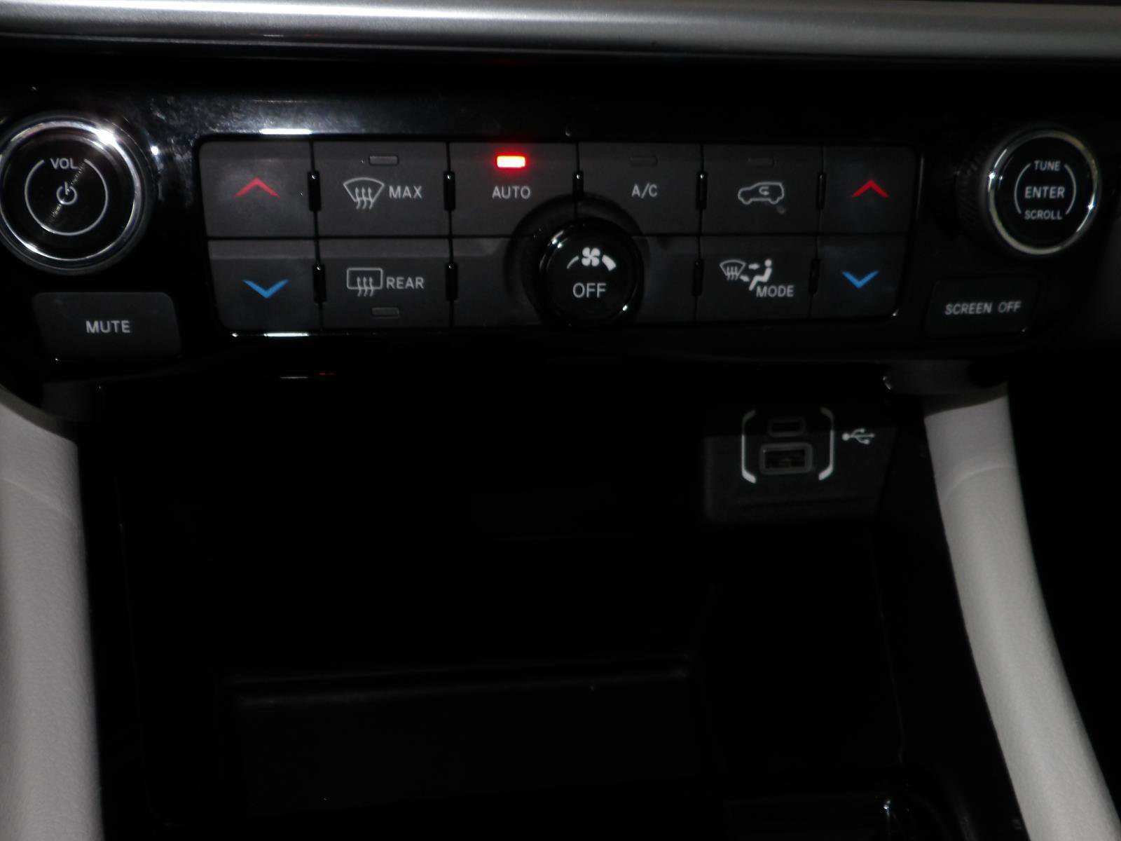 Used 2022 Jeep Compass Latitude w/ Convenience Group image 30