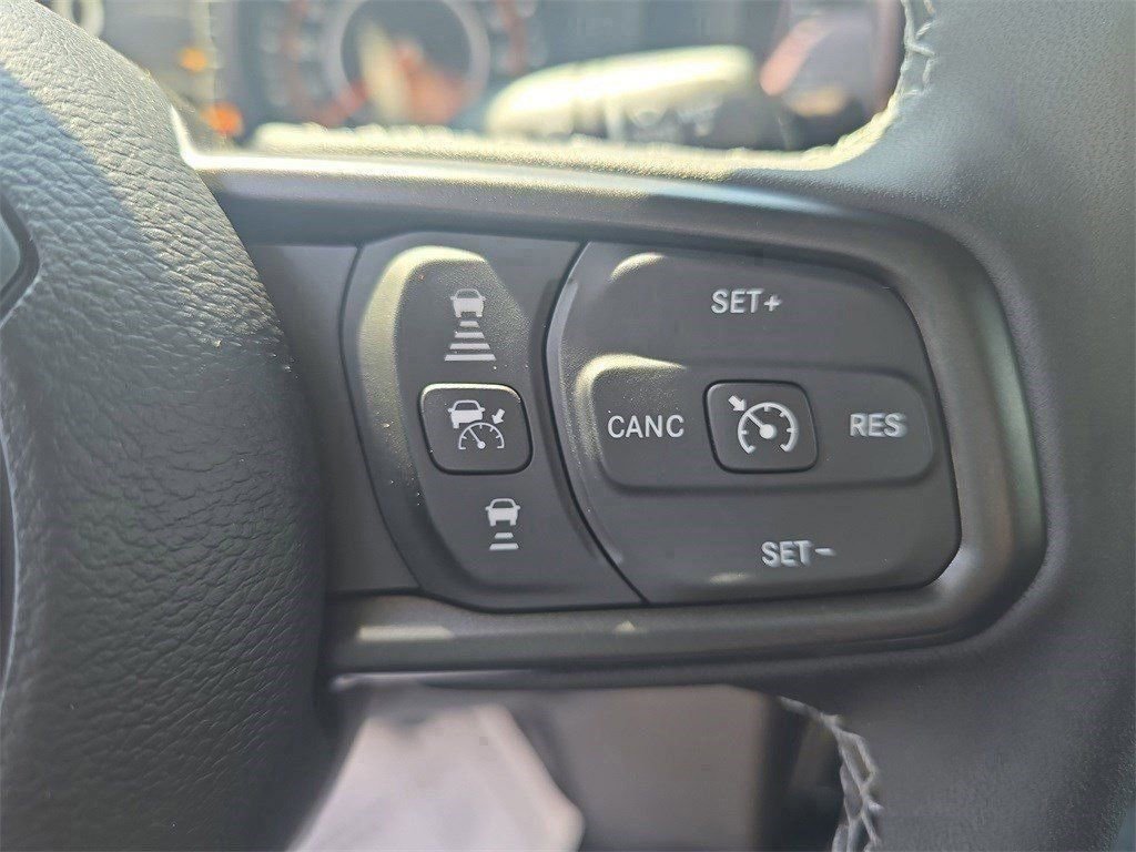 New 2025 Jeep Gladiator Sport w/ Premium Package image 18