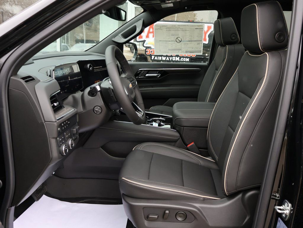 New 2025 Chevrolet Suburban Premier w/ Sun And Tow Package image 14