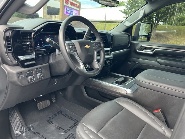 Used 2024 Chevrolet Silverado 3500 LTZ w/ LTZ Plus Package AWD/4WD image 9