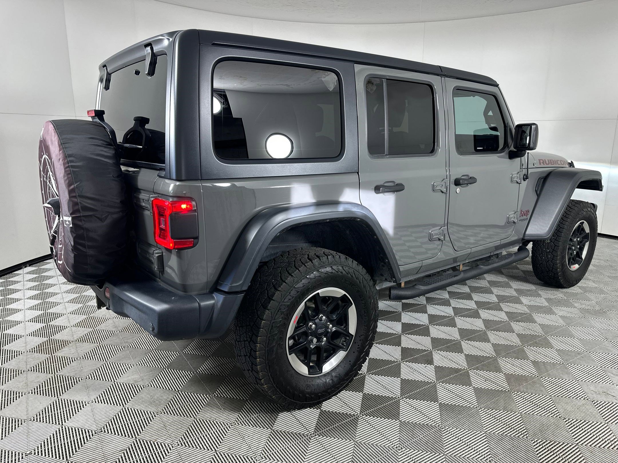 Used 2020 Jeep Wrangler Unlimited Rubicon w/ Dual Top Group image 8